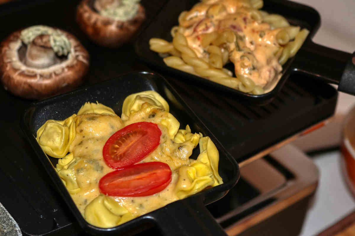 Raclette : l’histoire industrielle française d’un plat devenu rituel national