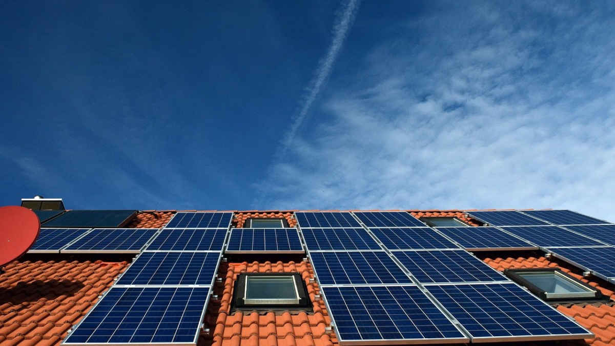 Est-ce que ça vaut encore le coup d’installer des panneaux solaires en 2025 ?